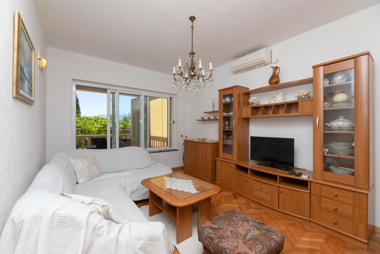 Ella Apartment Supetar