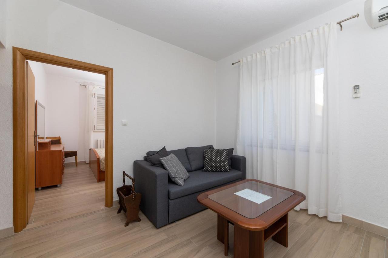 Ella Apartment Supetar