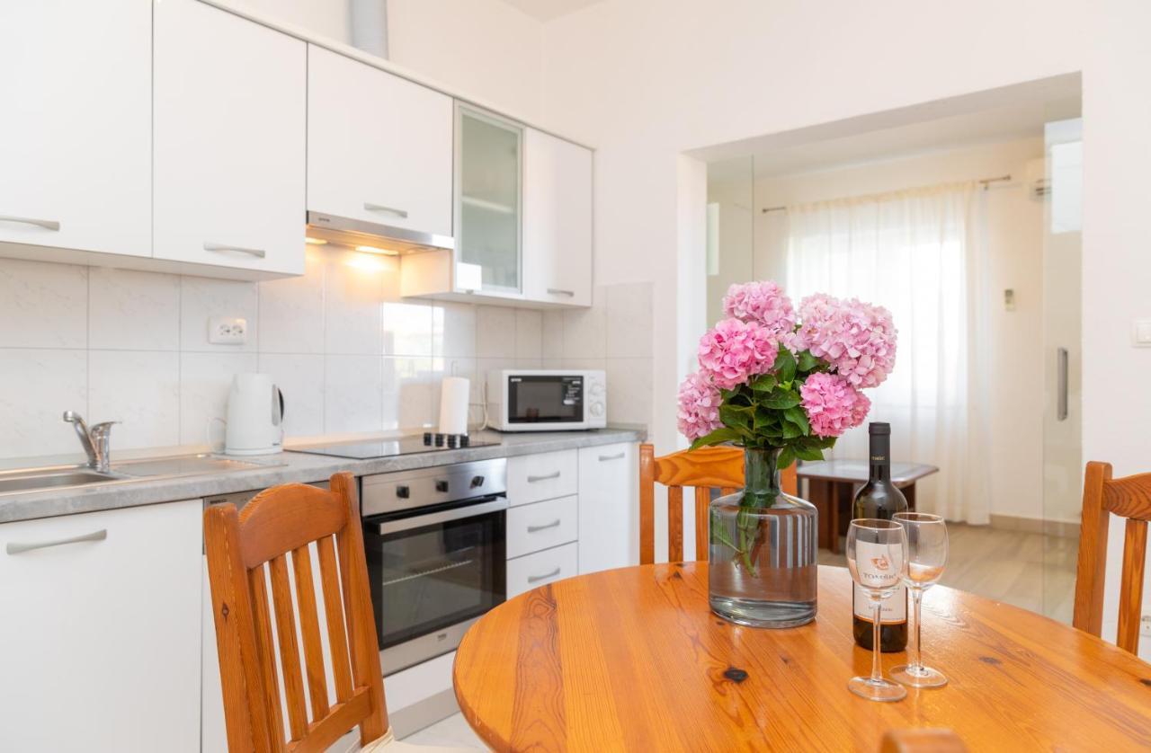 Ella Apartmán Supetar