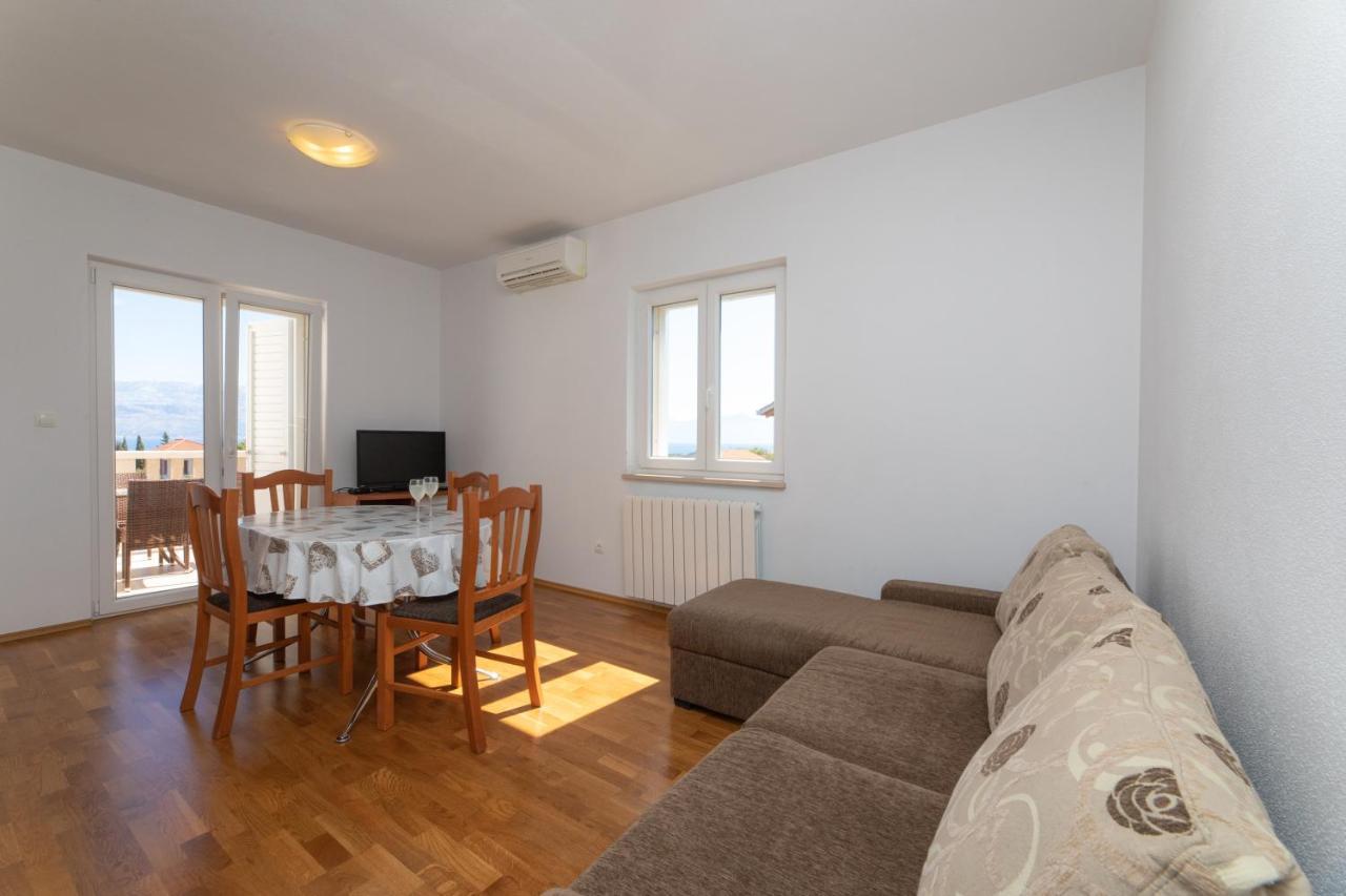Ella Apartmán Supetar